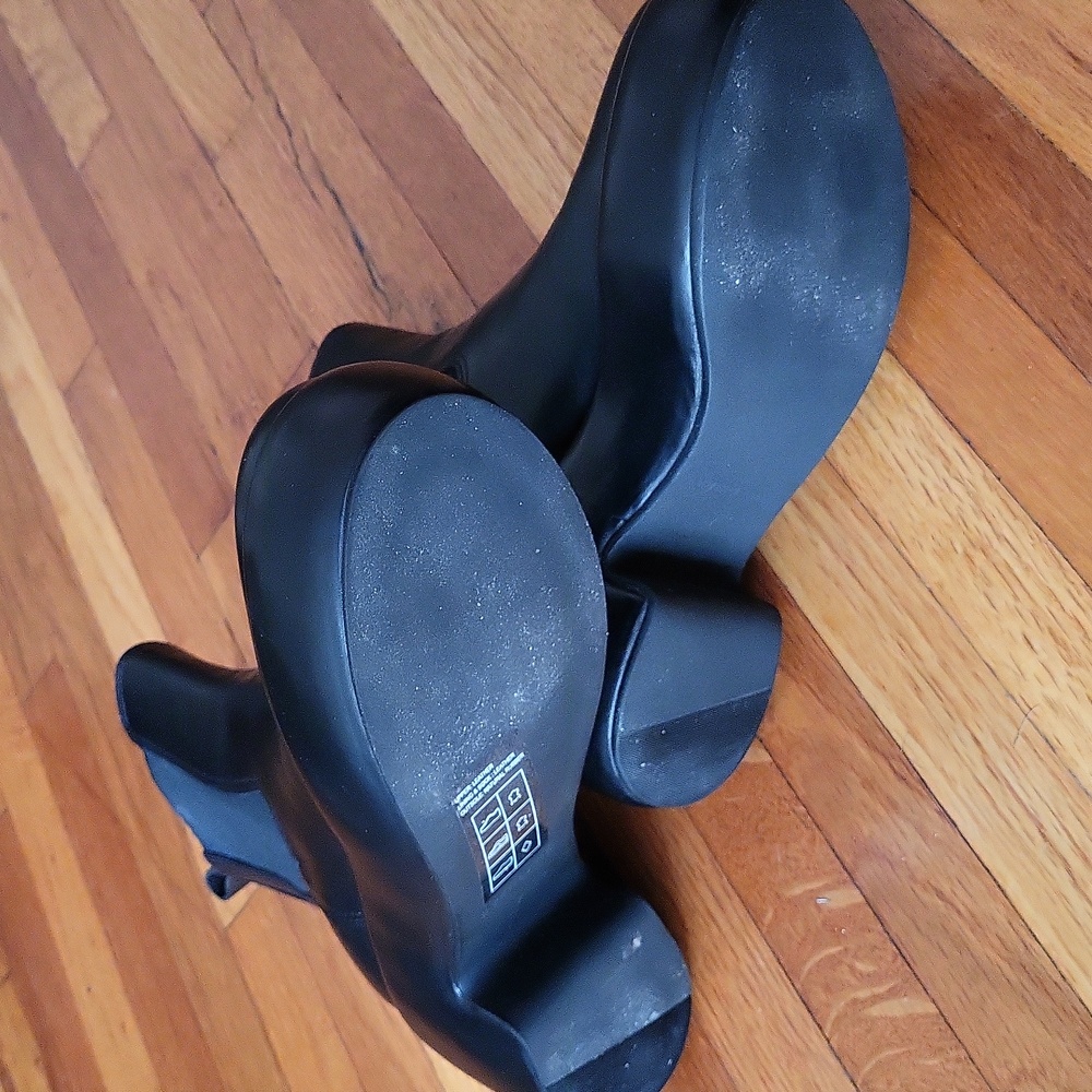 Everlane Puffa Boots - Picture 7 of 8